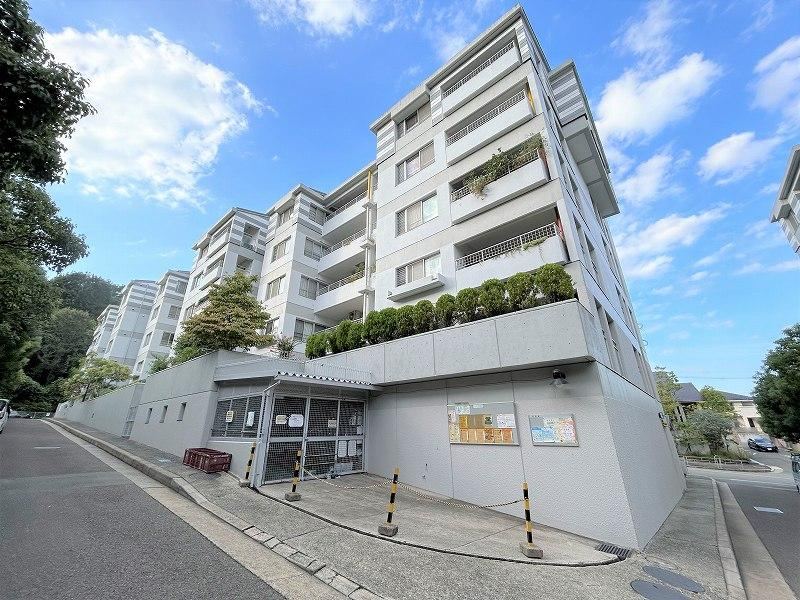 4LDK apartment in Toyonaka, Osaka - Photo 1