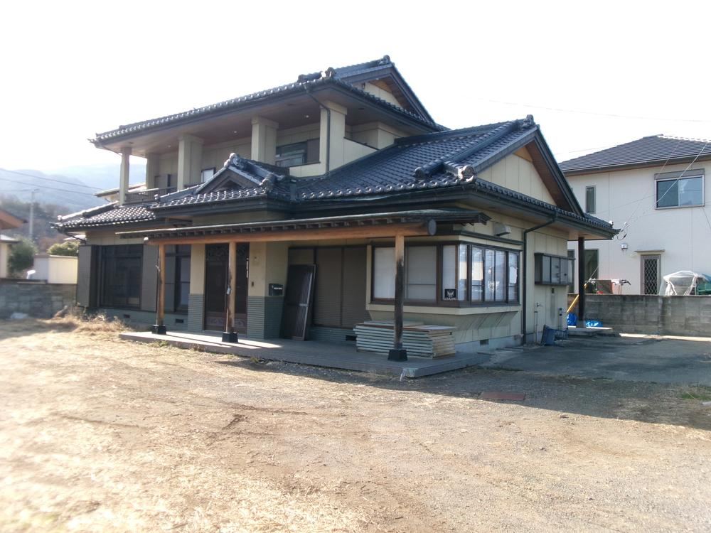 5LDK house in Nirasaki, Yamanashi - Photo 1