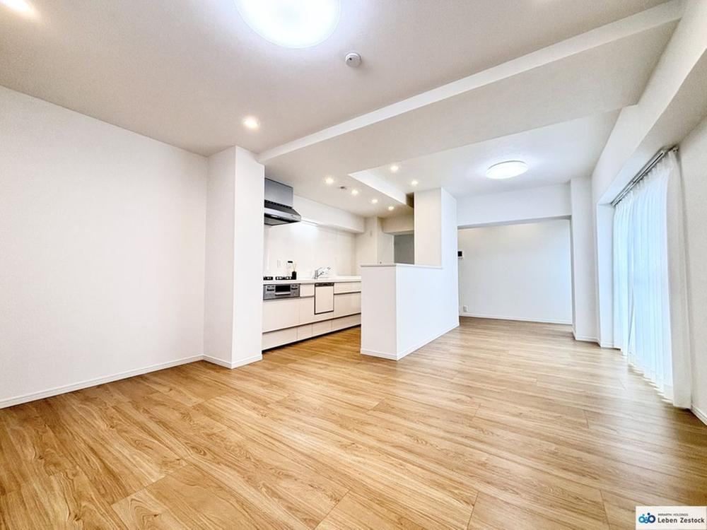 2LDK apartment in Kasukabe, Saitama - Photo 1