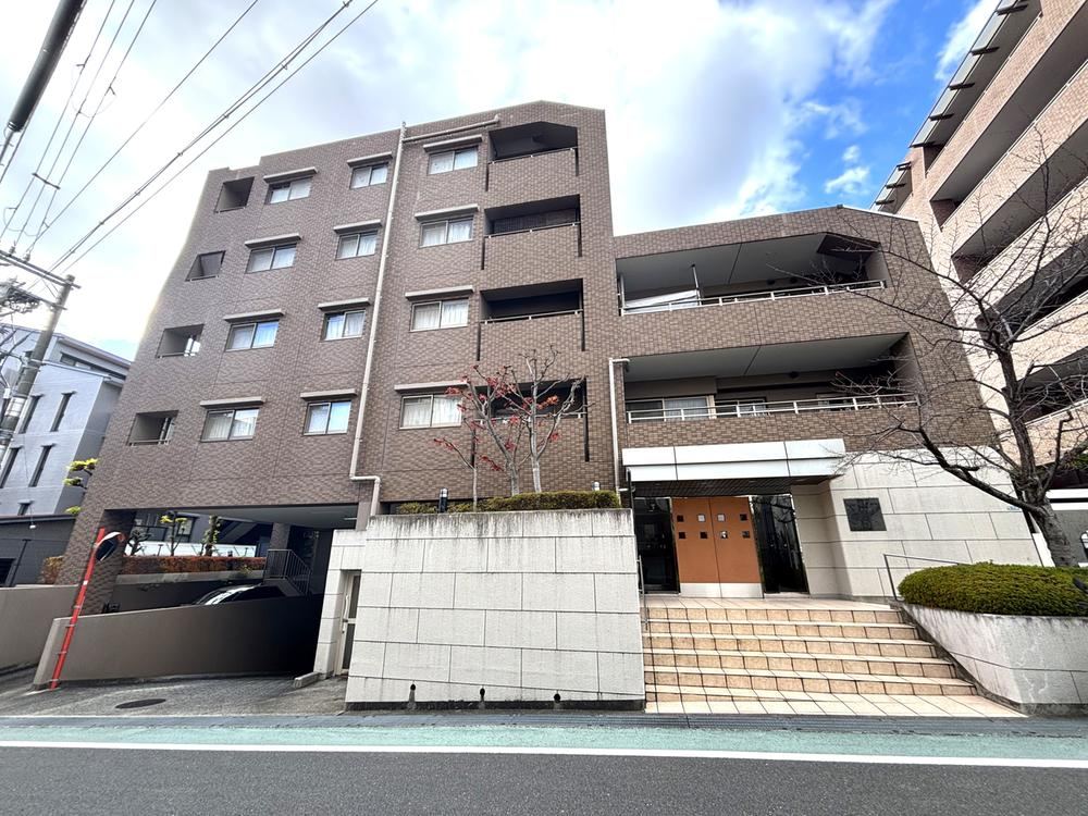 3LDK apartment in Suita, Osaka - Photo 1