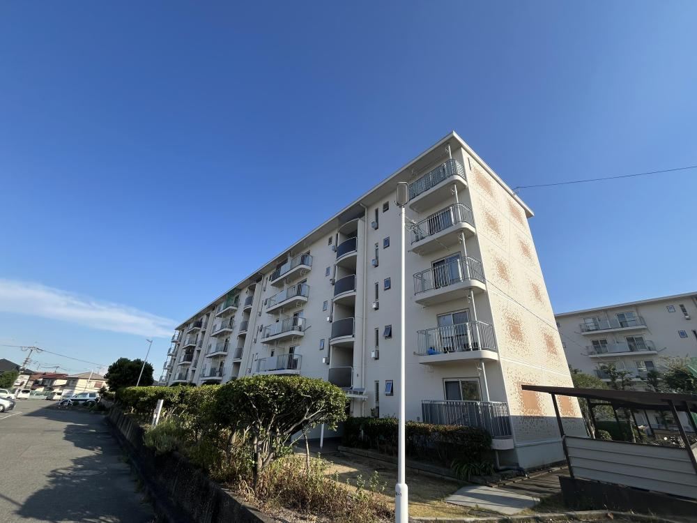 2LDK apartment in Akashi, Hyogo - Photo 1