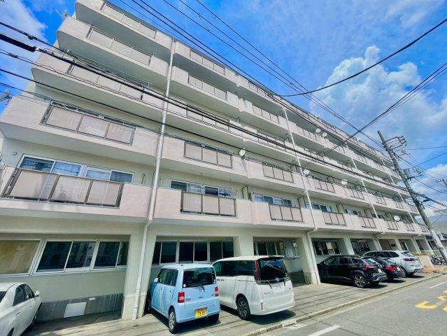 2LDK apartment in Meguro Ward, Tokyo - Photo 1