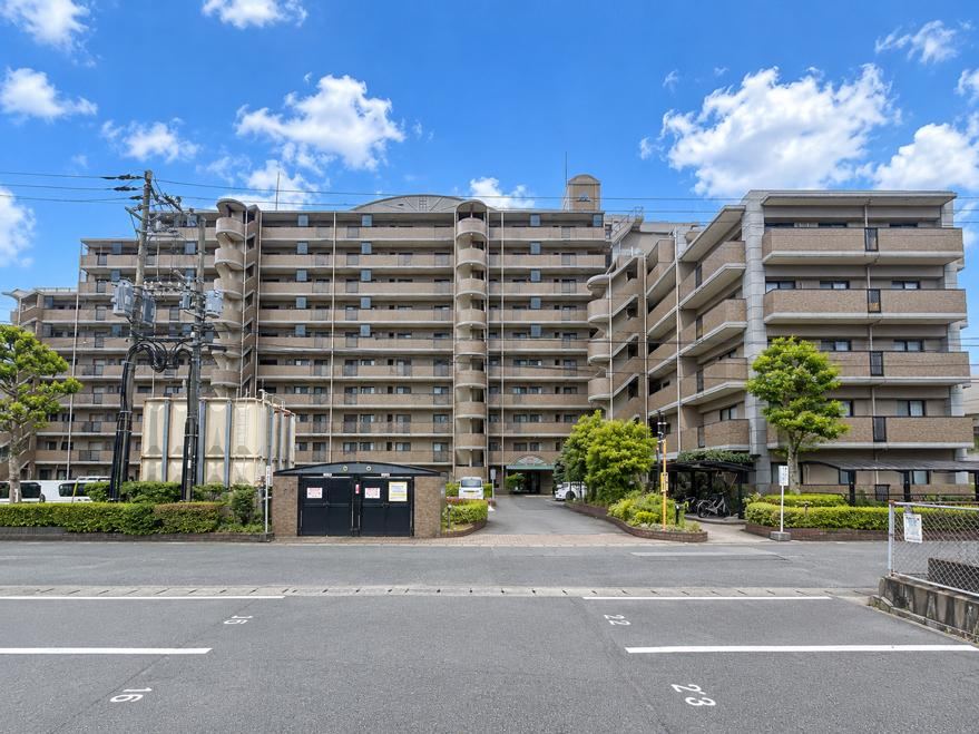 4LDK apartment in Oita, Oita - Photo 1