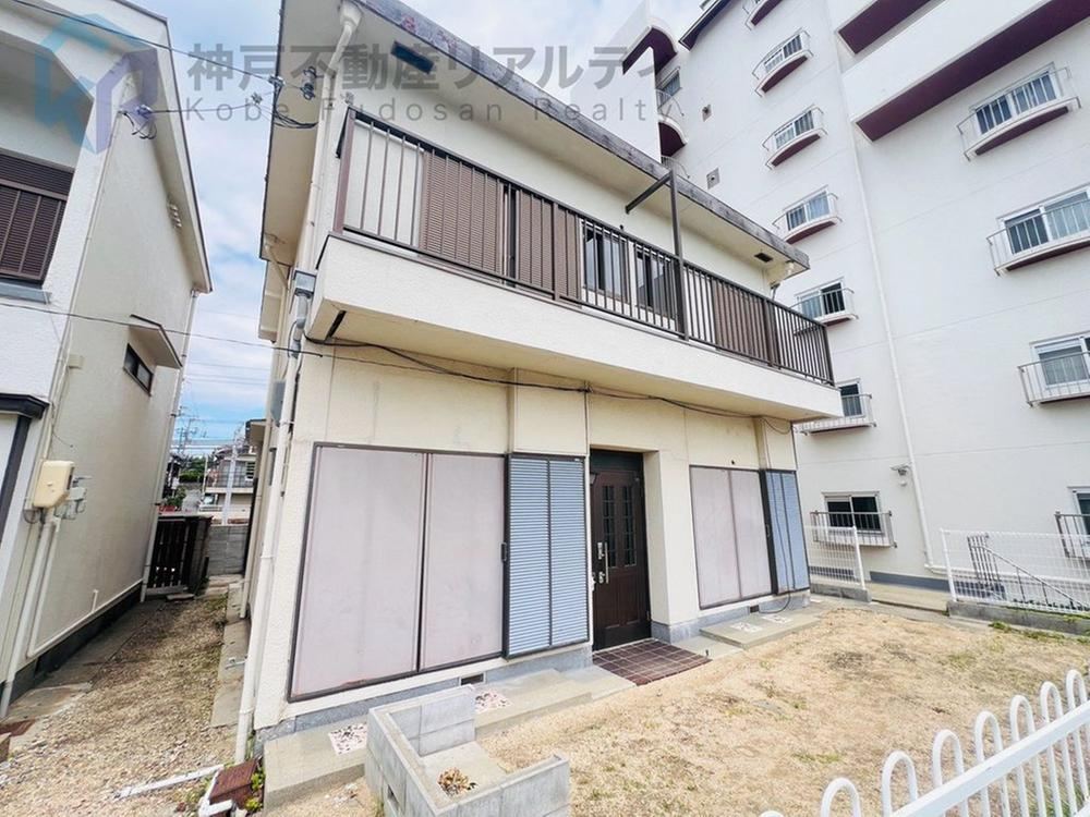 7DK house in Tarumi Ward, Kobe, Hyogo - Photo 1