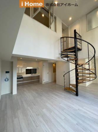 2LDK apartment in Chuo Ward, Kobe, Hyogo - Photo 1