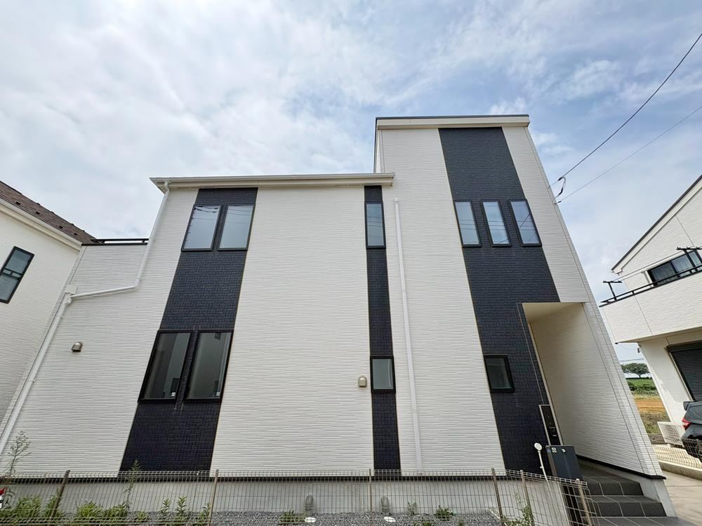 4LDK+S house in Matsudo, Chiba - Photo 1