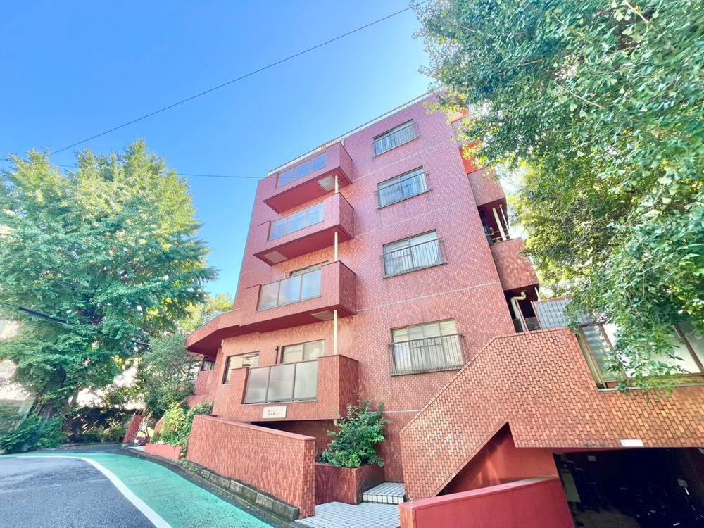 studio apartment in Bunkyo Ward, Tokyo - Photo 1