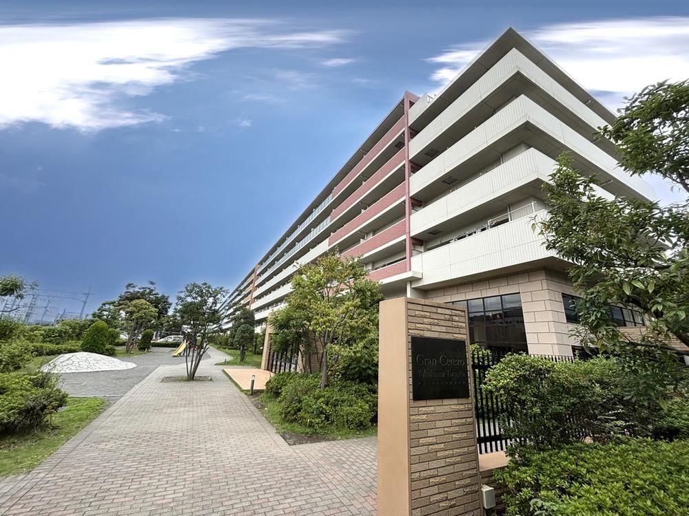 3LDK apartment in Totsuka Ward, Yokohama, Kanagawa - Photo 1