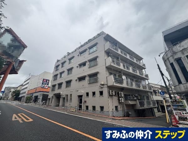 2DK apartment in Shinjuku Ward, Tokyo - Photo 1