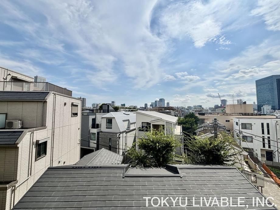 2LDK apartment in Shibuya Ward, Tokyo - Photo 1