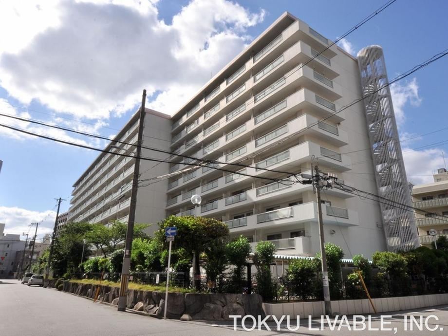 2LDK+S apartment in Naniwa Ward, Osaka - Photo 1