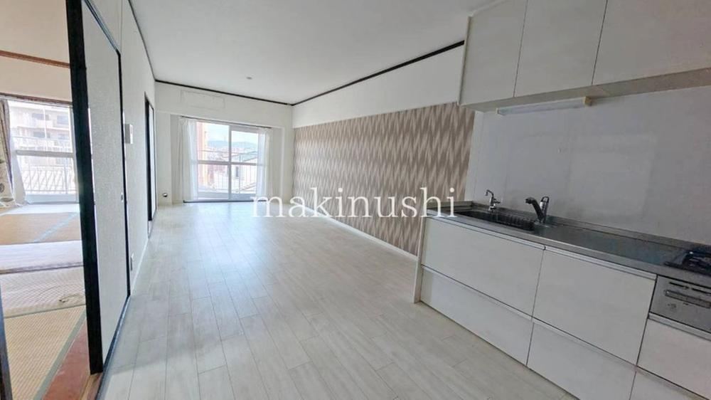 3LDK apartment in Kita Ward, Sakai, Osaka - Photo 1