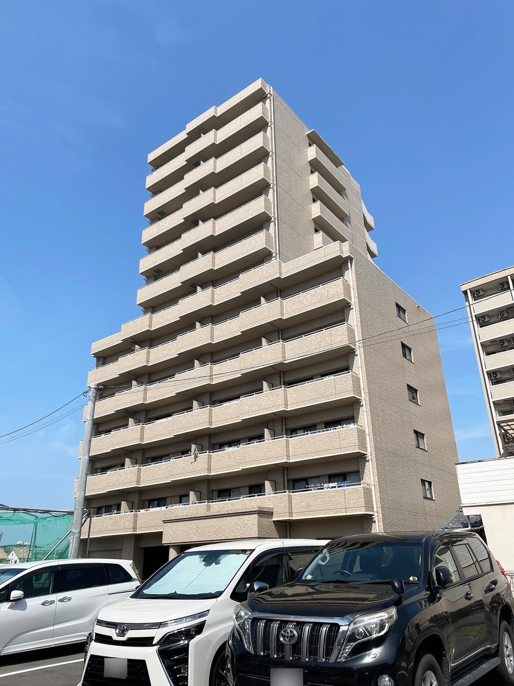 3LDK apartment in Matsuyama, Ehime - Photo 1