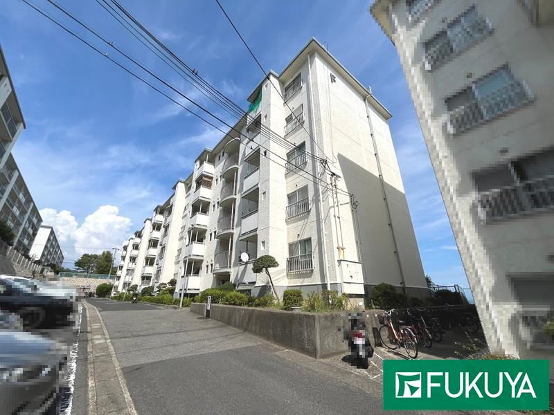 2LDK apartment in Suma Ward, Kobe, Hyogo - Photo 1
