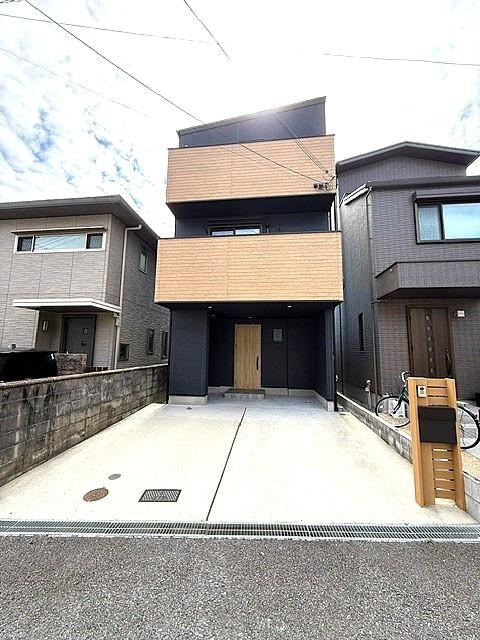 5LDK house in Ikeda, Osaka - Photo 1