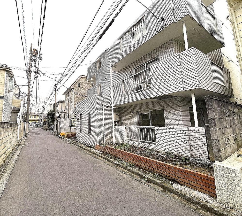 studio apartment in Nakano Ward, Tokyo - Photo 1