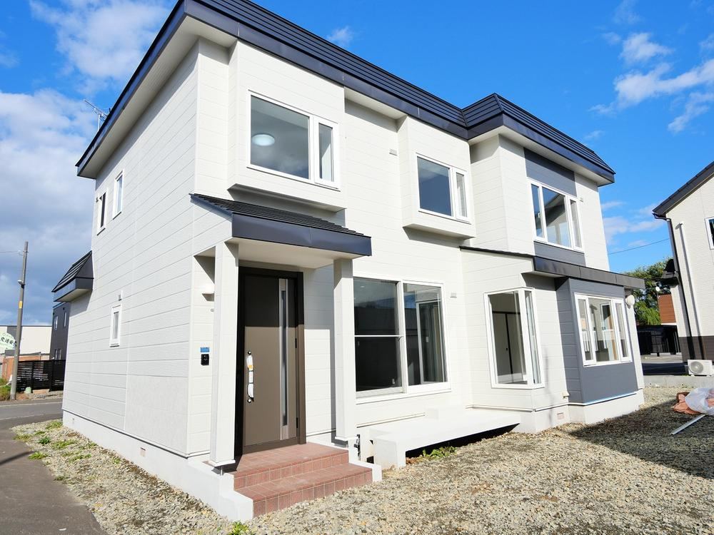 5LDK house in Kita Ward, Sapporo, Hokkaido - Photo 1