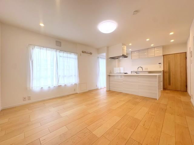 3LDK apartment in Mihama Ward, Chiba - Photo 1