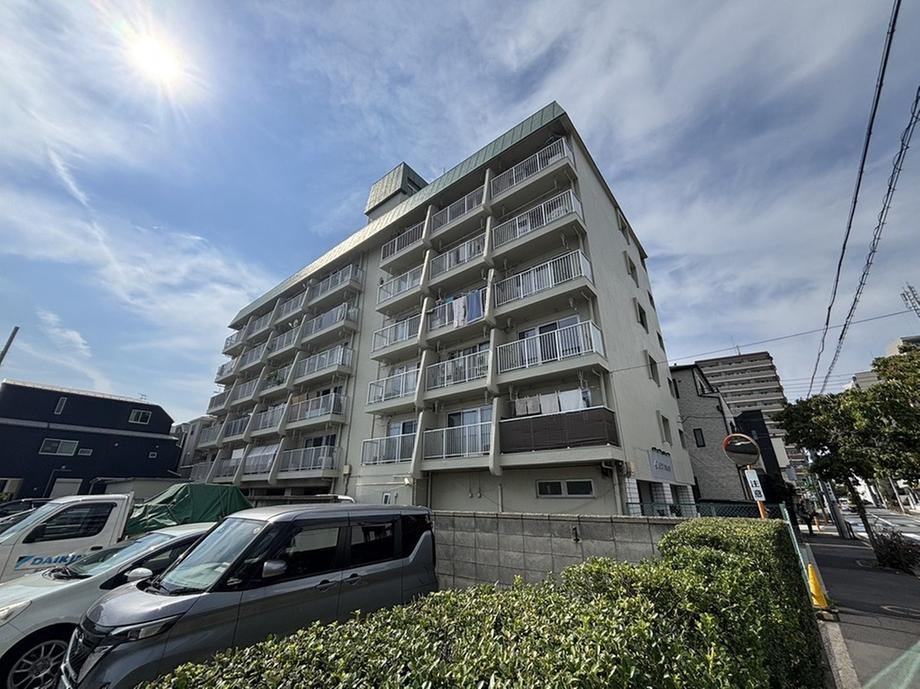 2DK apartment in Katsushika Ward, Tokyo - Photo 1