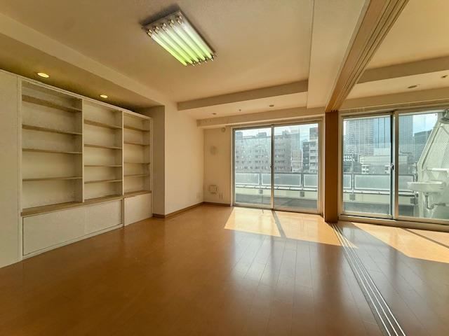 3LDK+S apartment in Kita Ward, Osaka - Photo 1