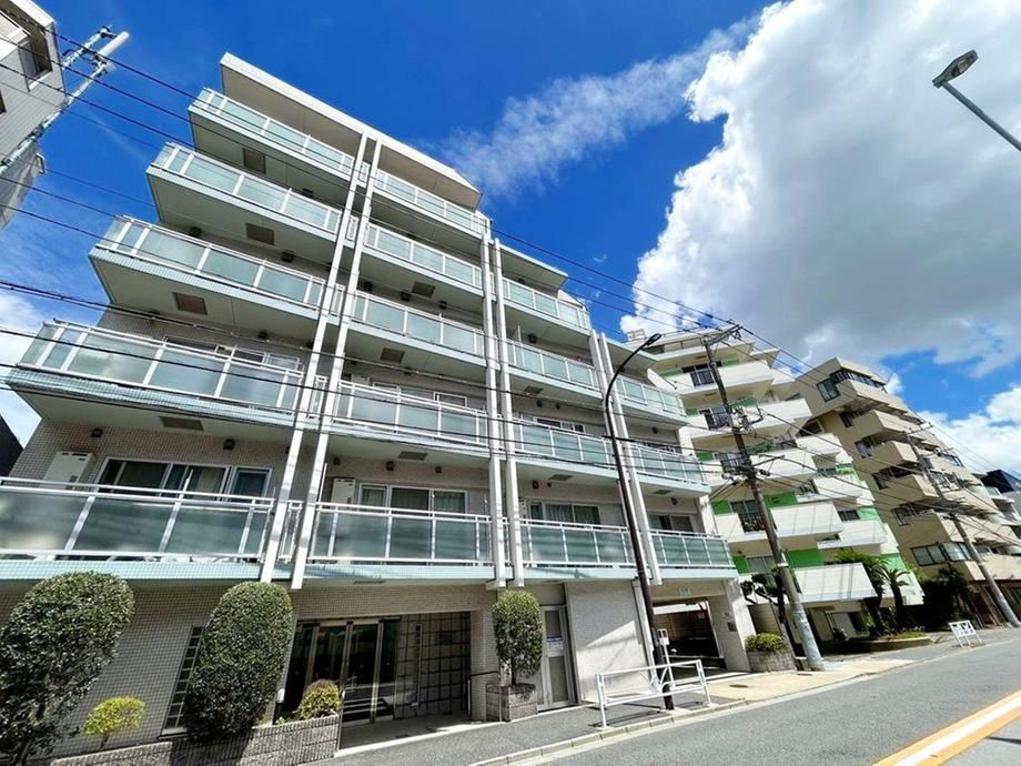 1LDK apartment in Shibuya Ward, Tokyo - Photo 1