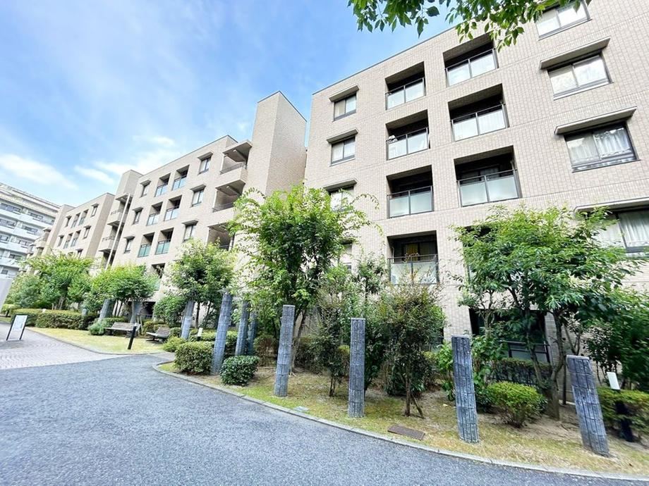 3LDK apartment in Higashinada Ward, Kobe, Hyogo - Photo 1