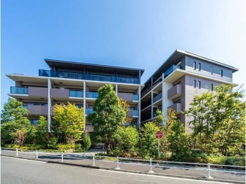 3LDK apartment in Chofu, Tokyo - Photo 1