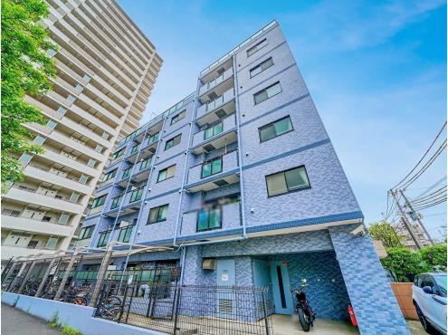 2LDK apartment in Minato Ward, Tokyo - Photo 1
