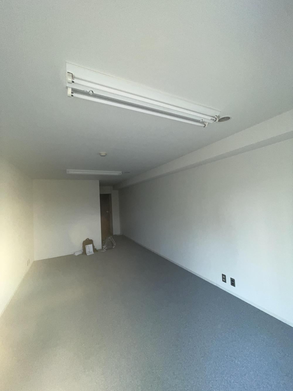 studio apartment in Minato Ward, Tokyo - Photo 1