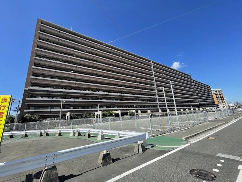 3LDK apartment in Tobata Ward, Kitakyushu, Fukuoka - Photo 1