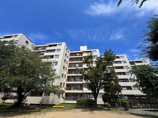 3LDK apartment in Nishiyodogawa Ward, Osaka - Photo 1