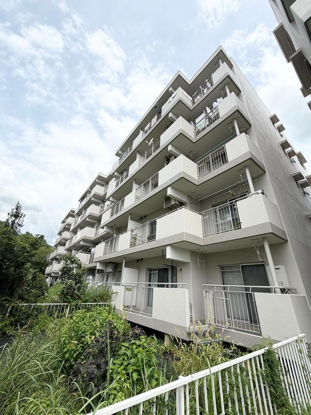 3LDK apartment in Shimamoto, Mishima District, Osaka - Photo 1