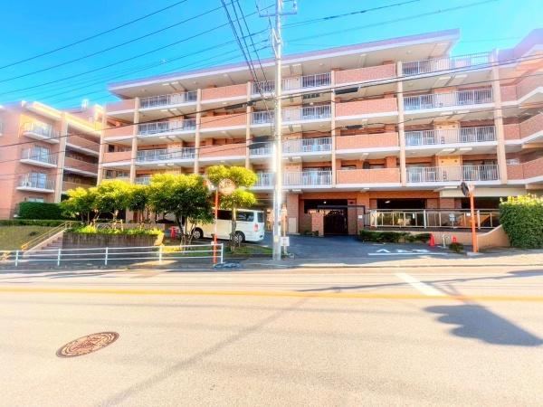 3LDK apartment in Asahi Ward, Yokohama, Kanagawa - Photo 1