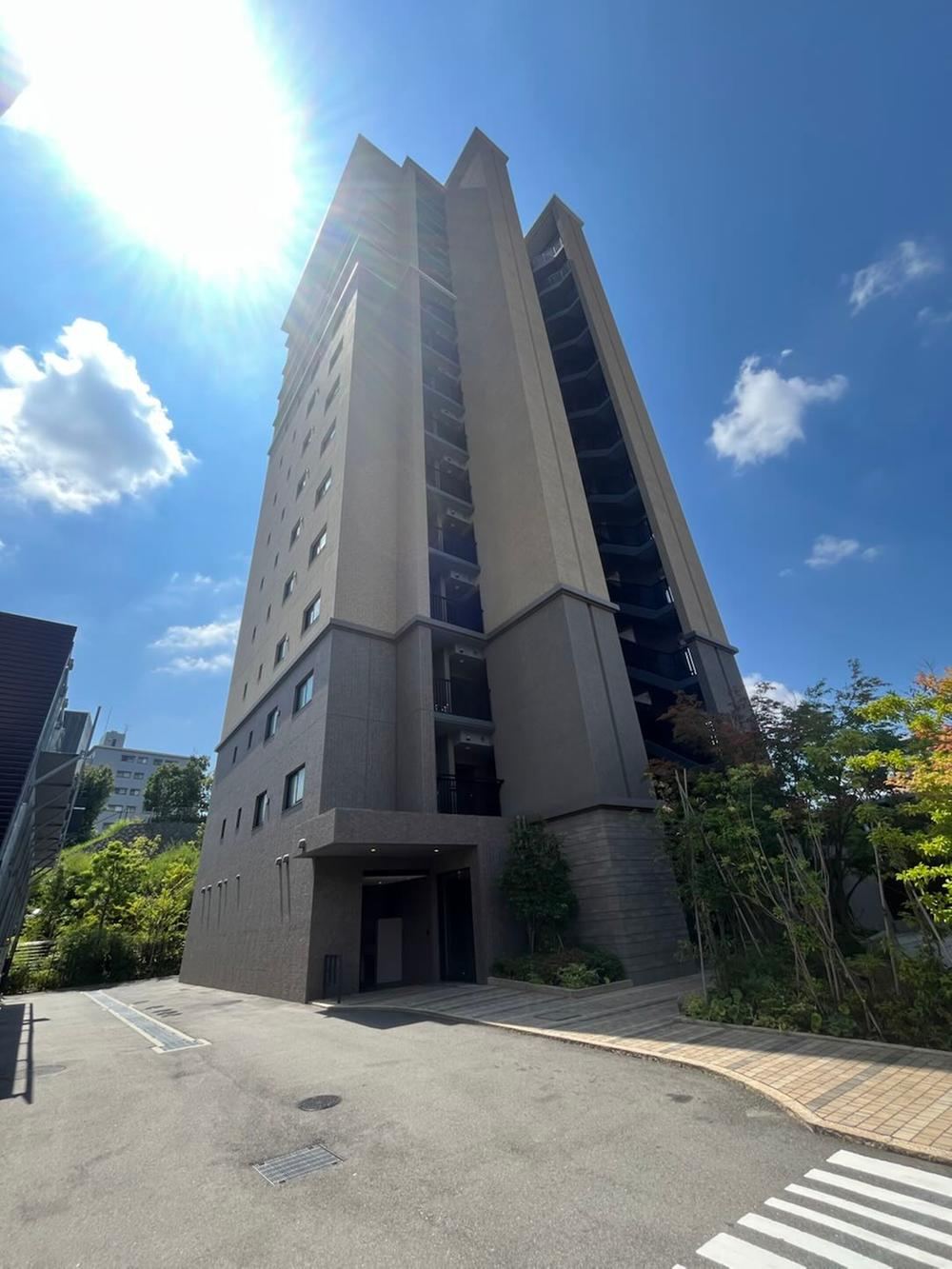 3LDK apartment in Takatsuki, Osaka - Photo 1