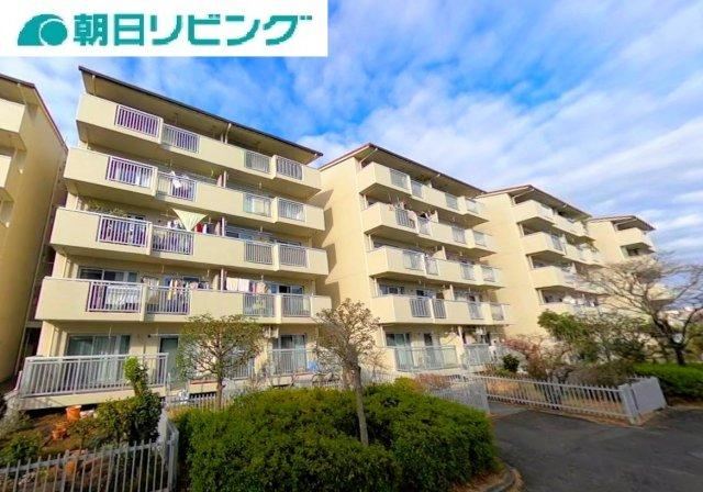 3LDK apartment in Tama, Tokyo - Photo 1