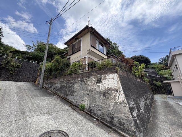 5LDK house in Yugawara, Ashigarashimo District, Kanagawa - Photo 1
