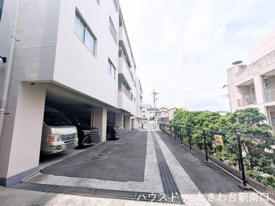 2LDK+S apartment in Itabashi Ward, Tokyo - Photo 1