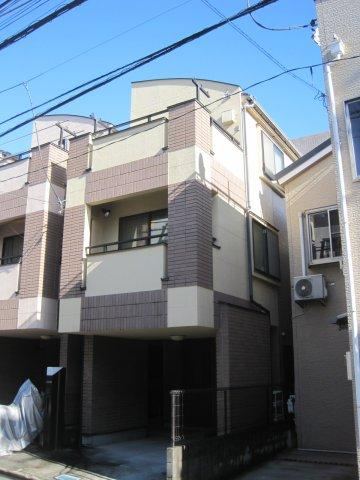 3LDK house in Shibuya Ward, Tokyo - Photo 1