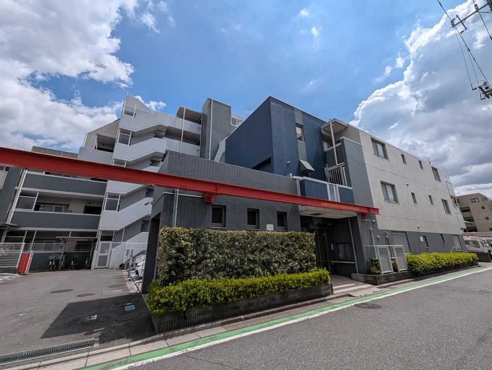4LDK apartment in Midori Ward, Saitama - Photo 1