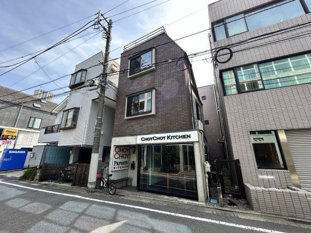 4LDK house in Meguro Ward, Tokyo - Photo 1