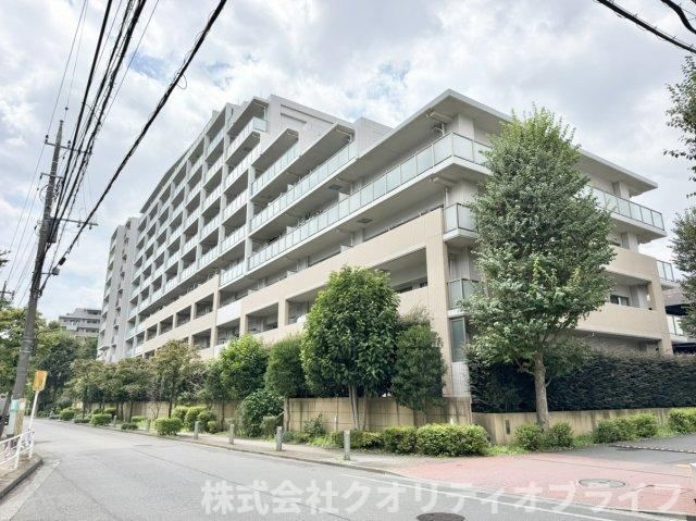 4LDK apartment in Fuchu, Tokyo - Photo 1