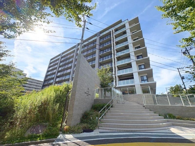 3LDK apartment in Suita, Osaka - Photo 1
