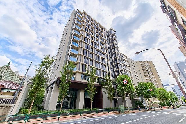 3LDK apartment in Shinjuku Ward, Tokyo - Photo 1