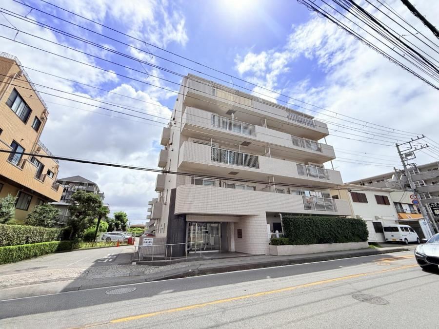 4LDK apartment in Hanamigawa Ward, Chiba - Photo 1