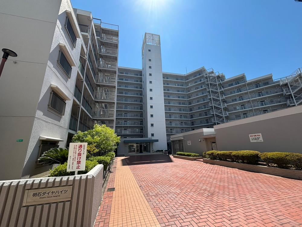 3LDK apartment in Akashi, Hyogo - Photo 1