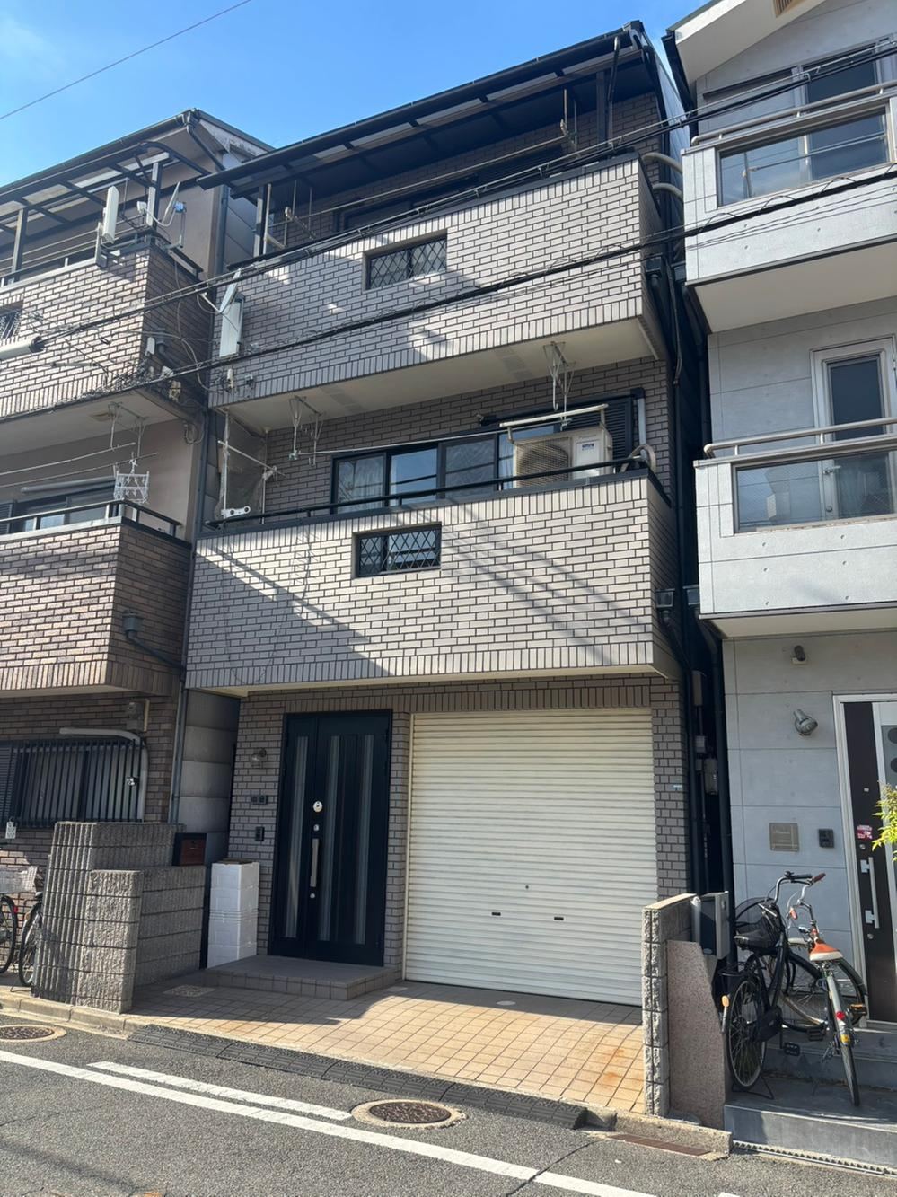3LDK house in Higashiosaka, Osaka - Photo 1