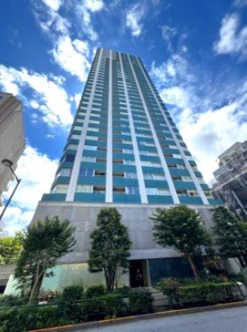1LDK apartment in Shinjuku Ward, Tokyo - Photo 1