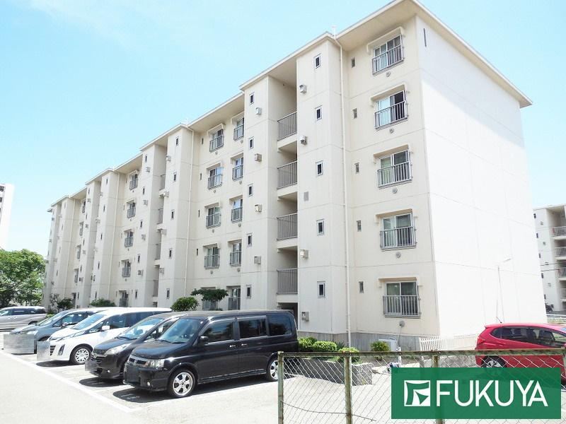 3LDK apartment in Tarumi Ward, Kobe, Hyogo - Photo 1