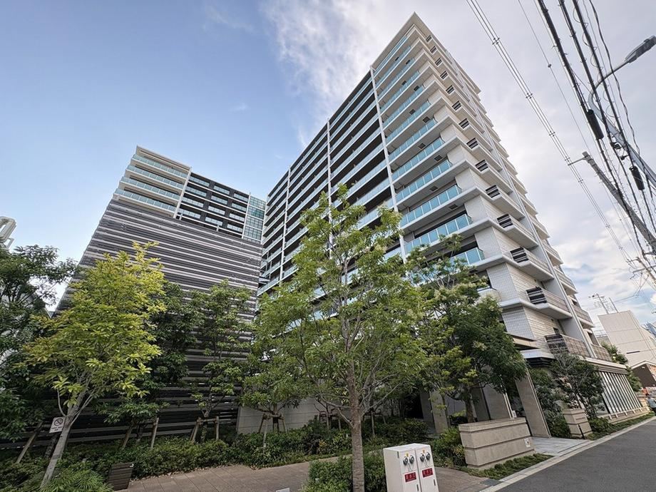 2LDK apartment in Higashisumiyoshi Ward, Osaka - Photo 1