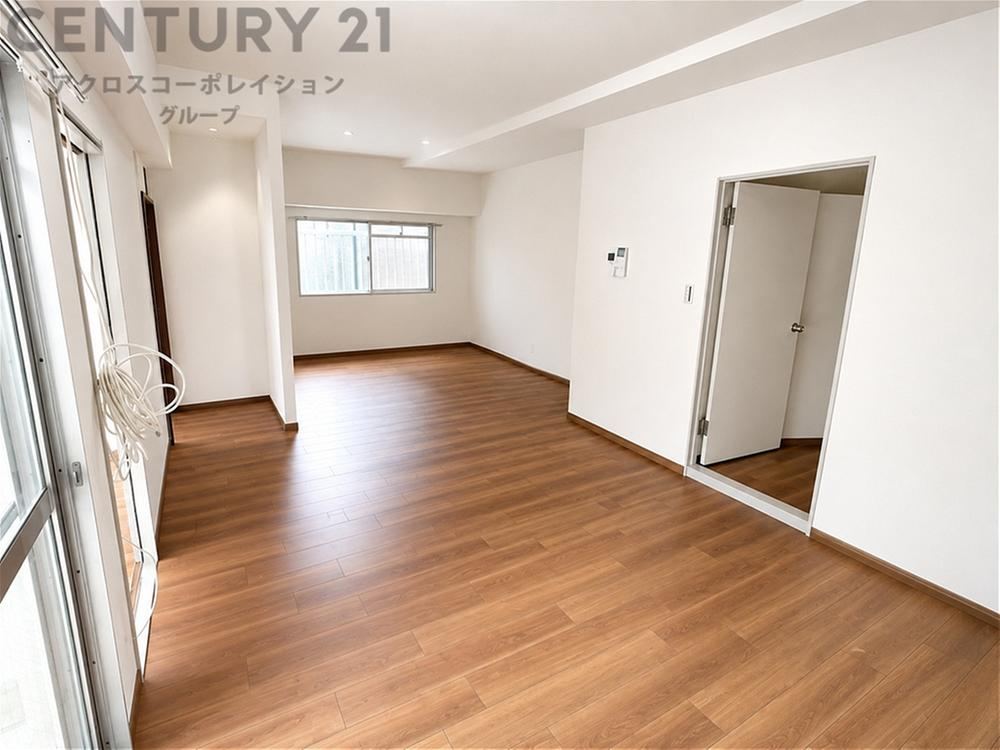 3LDK apartment in Amagasaki, Hyogo - Photo 1